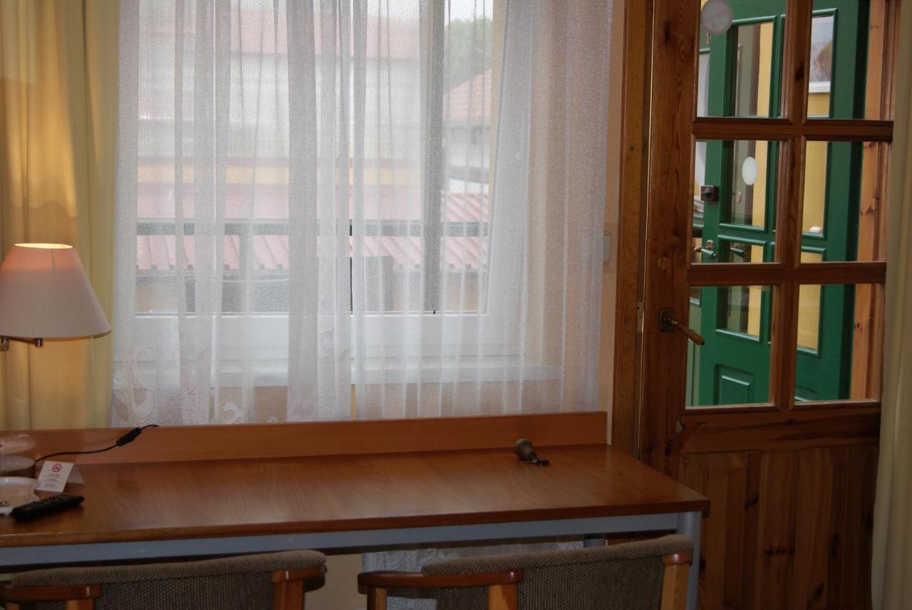 Hotel Alga Ustka Ngoại thất bức ảnh