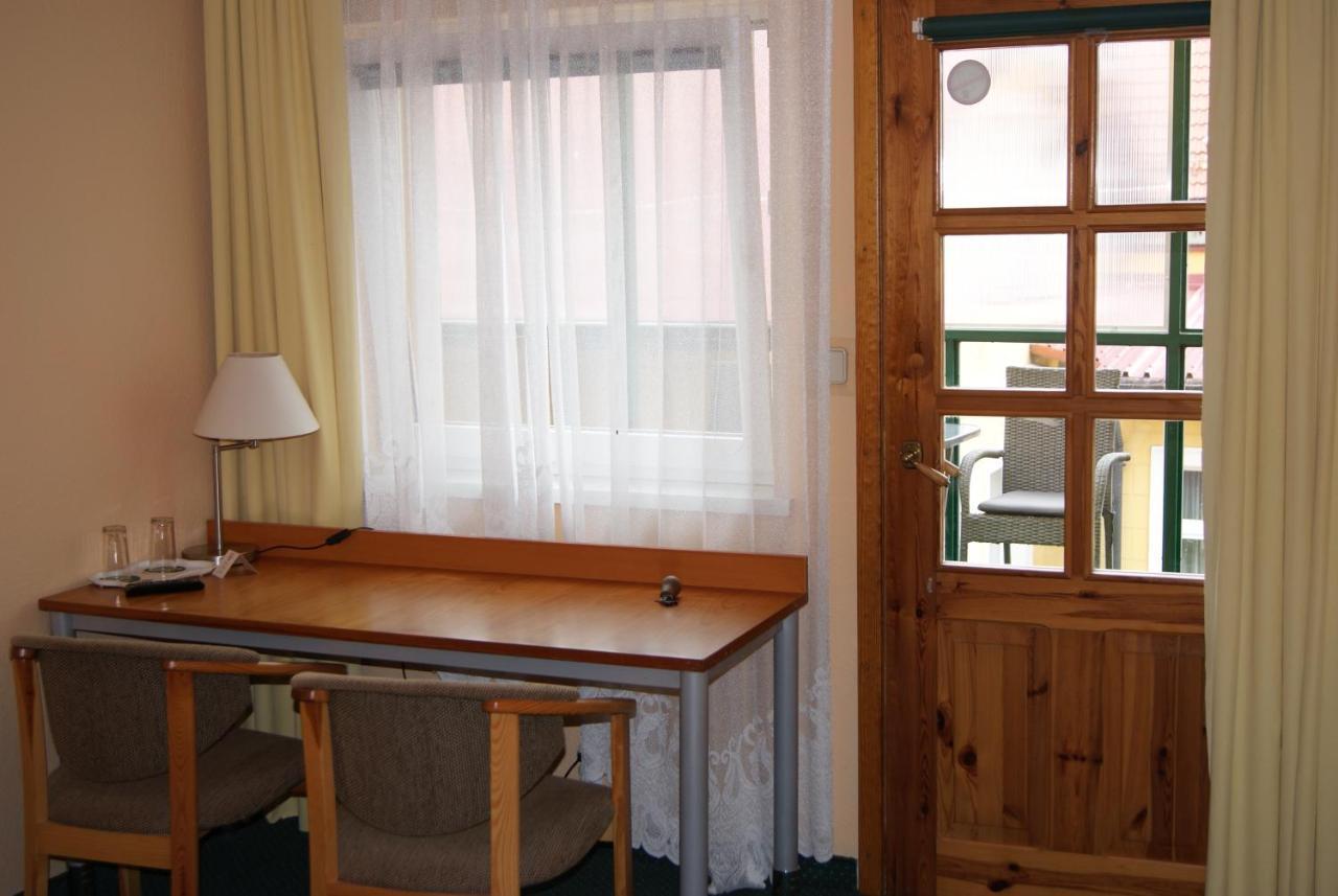 Hotel Alga Ustka Ngoại thất bức ảnh