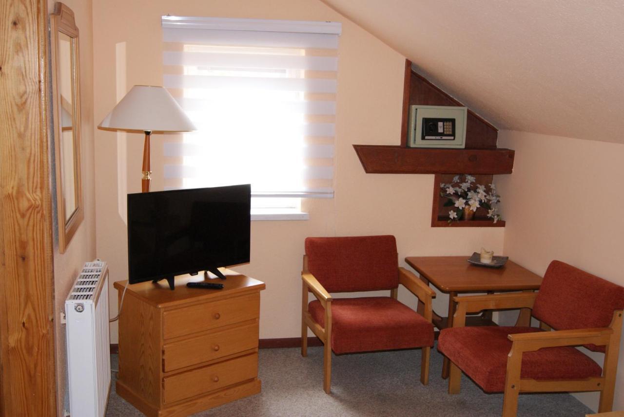 Hotel Alga Ustka Ngoại thất bức ảnh