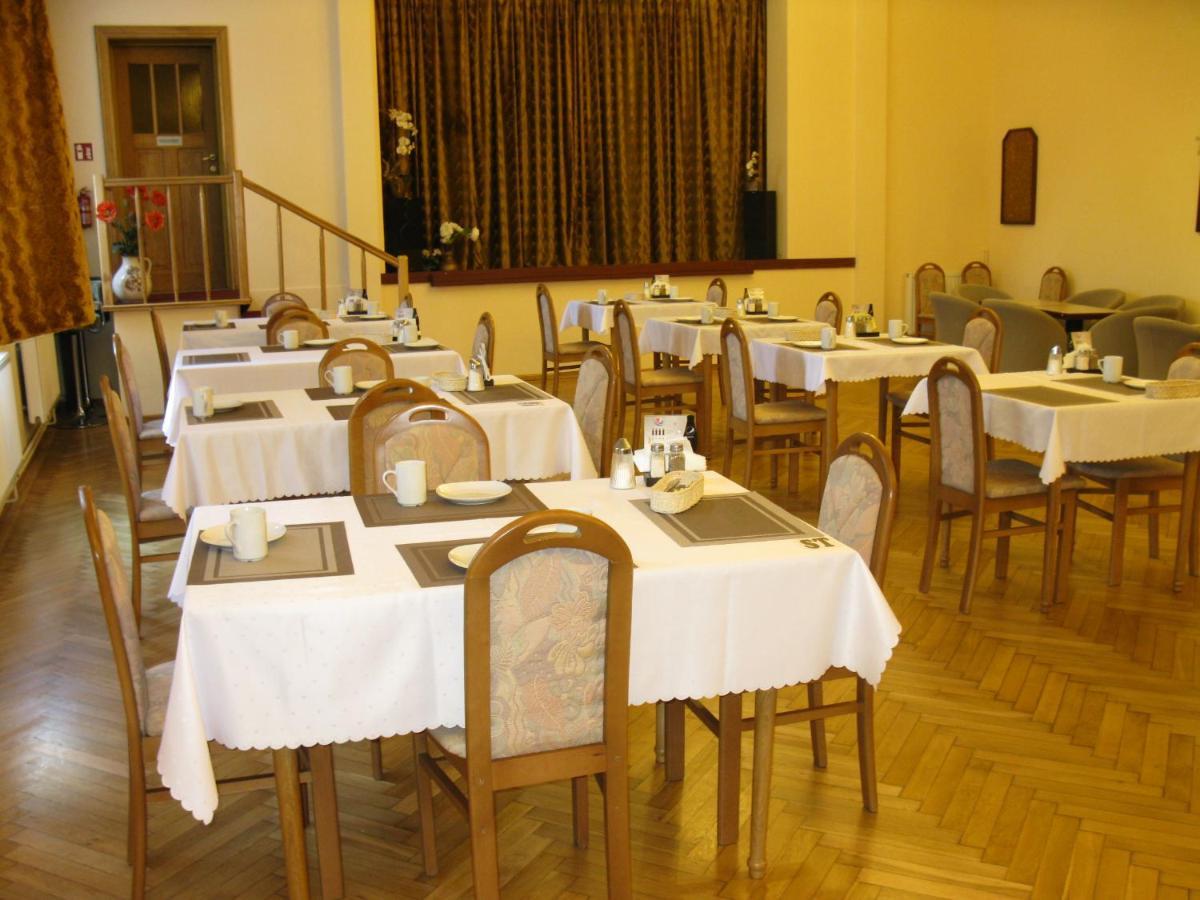 Hotel Alga Ustka Ngoại thất bức ảnh