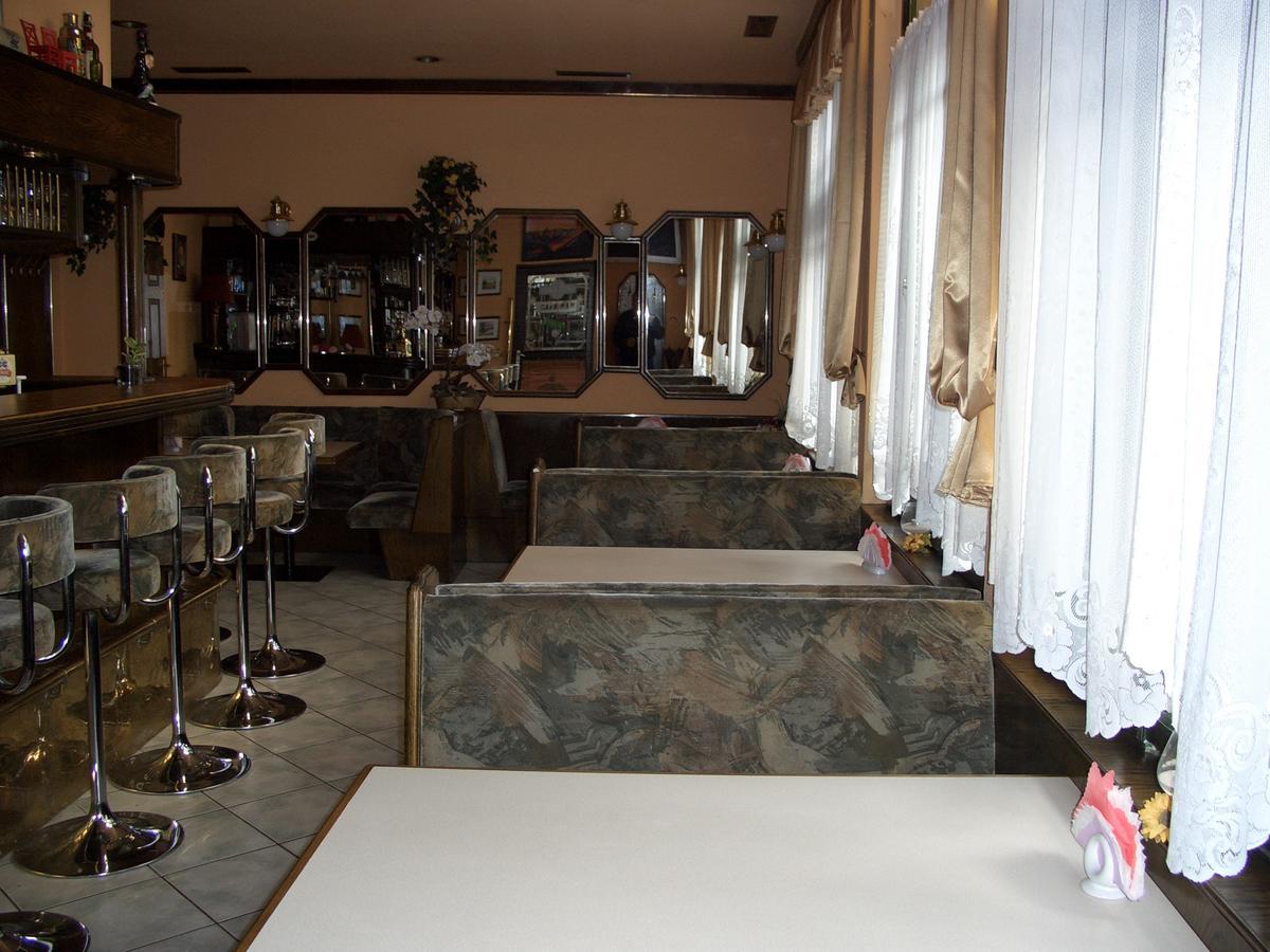 Hotel Alga Ustka Ngoại thất bức ảnh